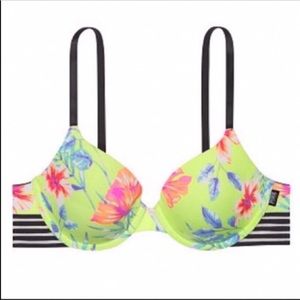 PINK Victoria Secret Wear Everywhere Lightly Lined